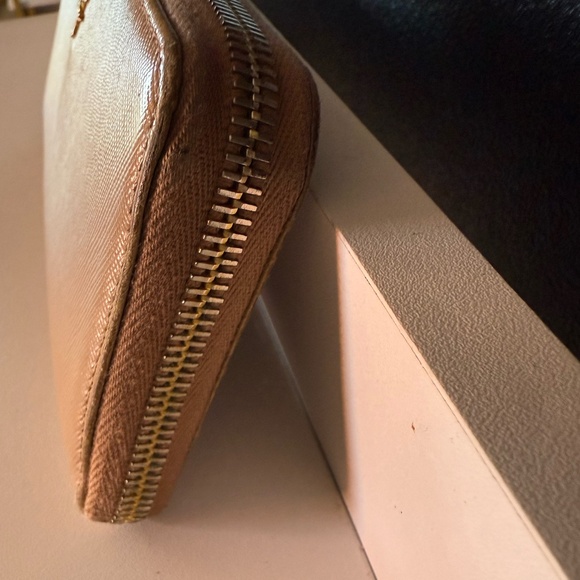 Prada Saffiano Leather Wallet β Beige with Gold Logo - Picture 5 of 6